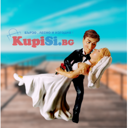 Красива керамична статуетка на Младоженци