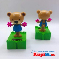 Соларна клатеща се фигурка - Мече с цвете