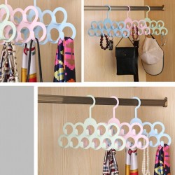 Закачалка – органайзер за дрехи