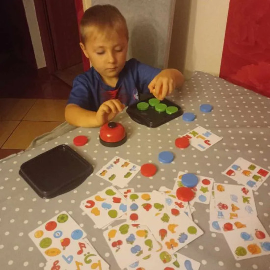 Логическа игра за двама със звънец и 40 карти
