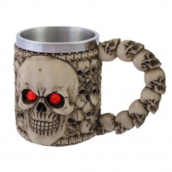 Масивна 3D чаша череп с червени очи
