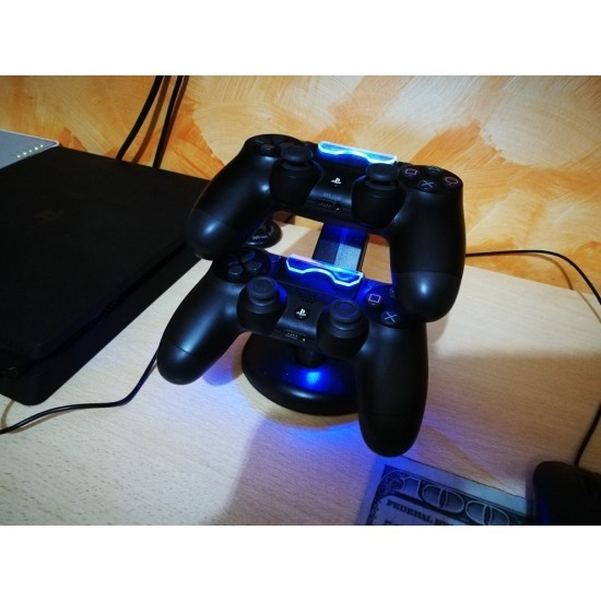 СТОЙКА ЗА ЗАРЕЖДАНЕ НА PS4 ДЖОЙСТИЦИ (DUALSHOCK 4) СТОЙКА ЗА ЗАРЕЖДАНЕ НА PS4 ДЖОЙСТИЦИ (DUALSHOCK 4)
