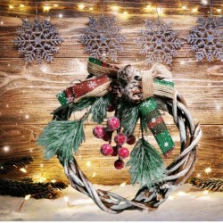 Коледен венец от дърво